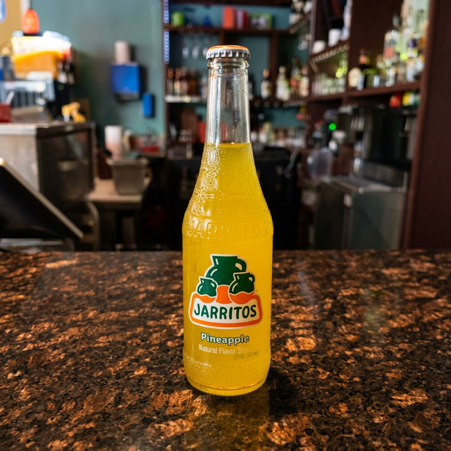Jarritos Pina.